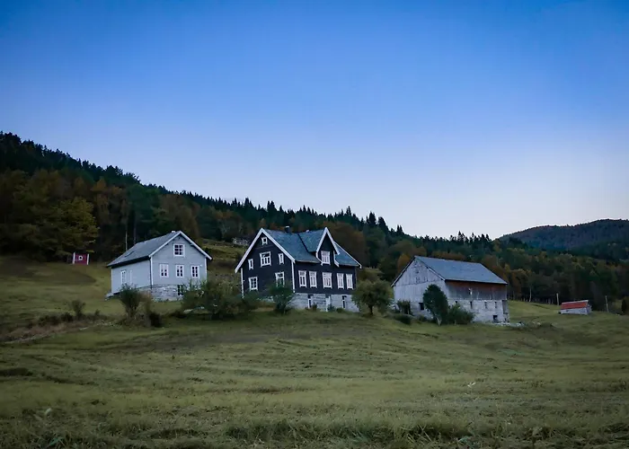 Heggjabygda Gjestegard - Historisk Tommerhus I Landlige Omgivelser